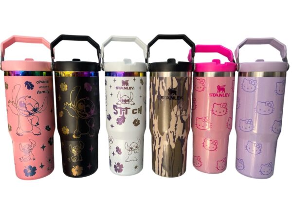 8951a2fd-d73c-46c0-a281-0353b04826c7-1.jpg TERMO STANLEY MANIJA MARCADO ✔️ CON DISEÑO 30 OZ